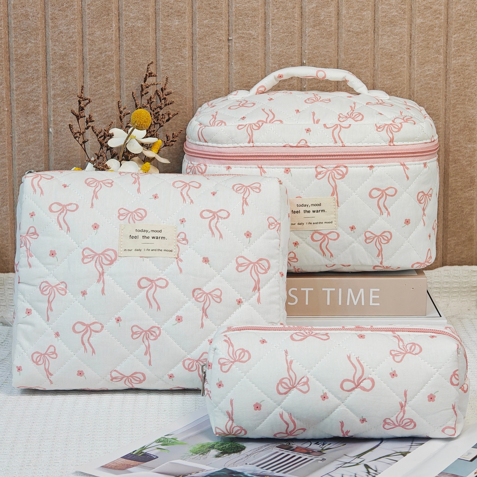 Picture of Cross-border Super New Cotton Cosmetic Bag Niche Portable Washes Storage Bag Floral Ins Cute Quilted