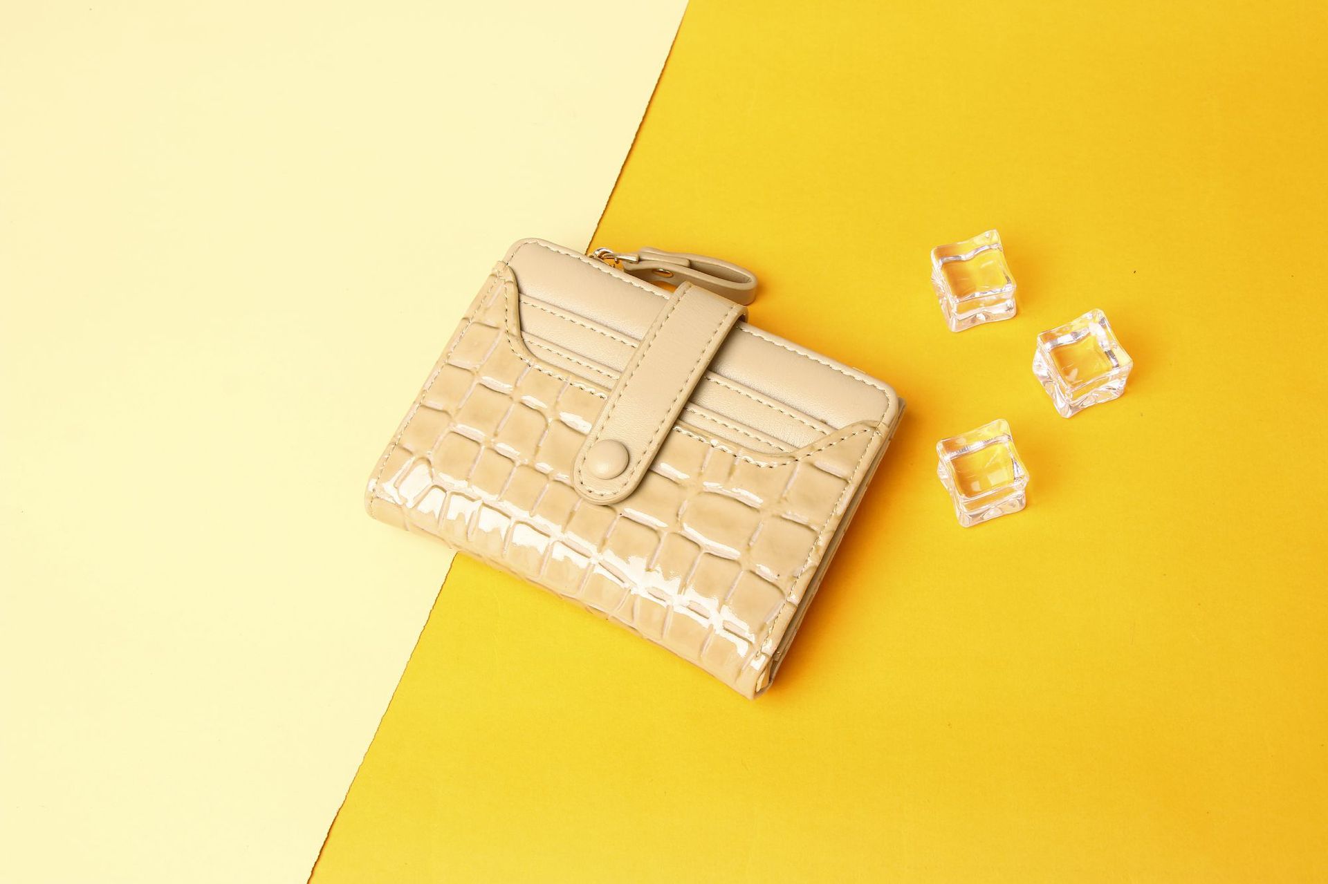 Picture of 2024 New Short Women's Wallet High-End Multi-Card Slot Multi-Function Card Holder Solid Color Stone Pattern Coin Purse Wallet Bag