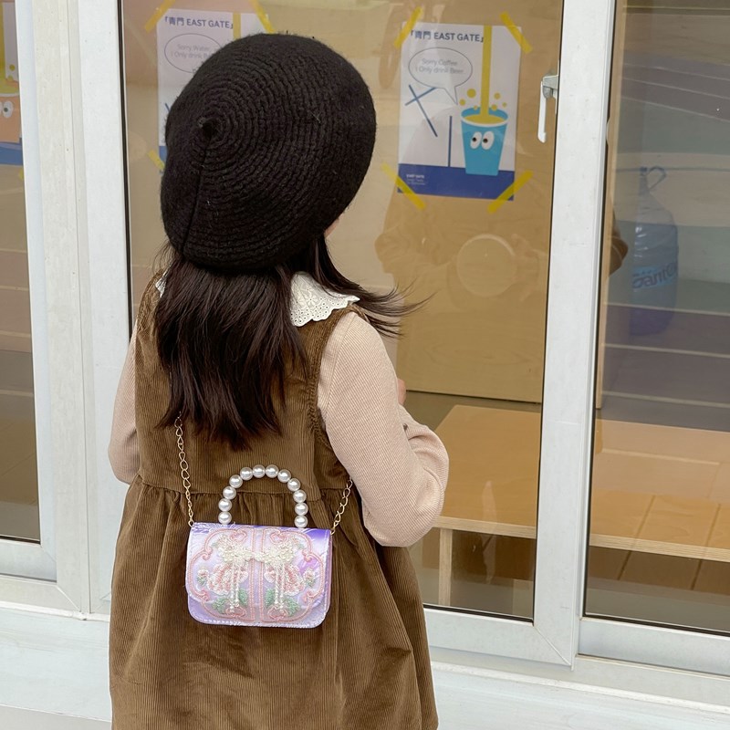 Picture of Ethnic Embroidered Children's Pearl Handbag Girl's Small Change Bag Fashion Cute Princess Chain Crossbody Bag