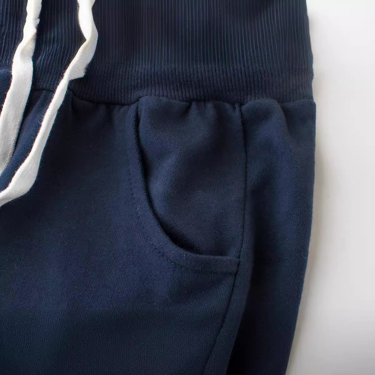 Picture of 2025 Children's Clothing Summer New Baby Pants Wholesale Boys' Medium Pants Small and Medium-Sized Children's Five-Quarter Pants Dropshipping