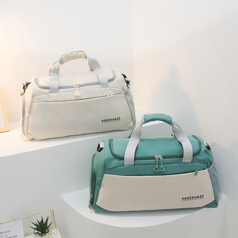 Picture of Large Capacity Fashion Portable Travel Bag Lightweight Universal Short Distance Luggage Bag Storage Crossbody Bag Sports Fitness Bag