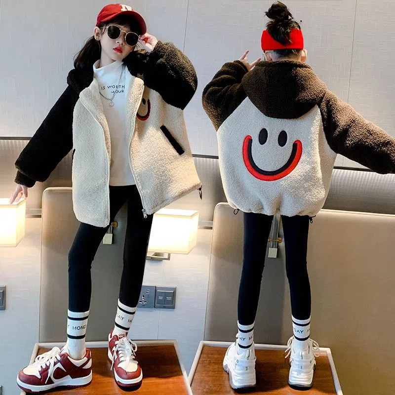 Girls' lamb wool 2023 new coat autumn and winter clothes Western style big children cotton and thickening children's wool sweater winter fashion