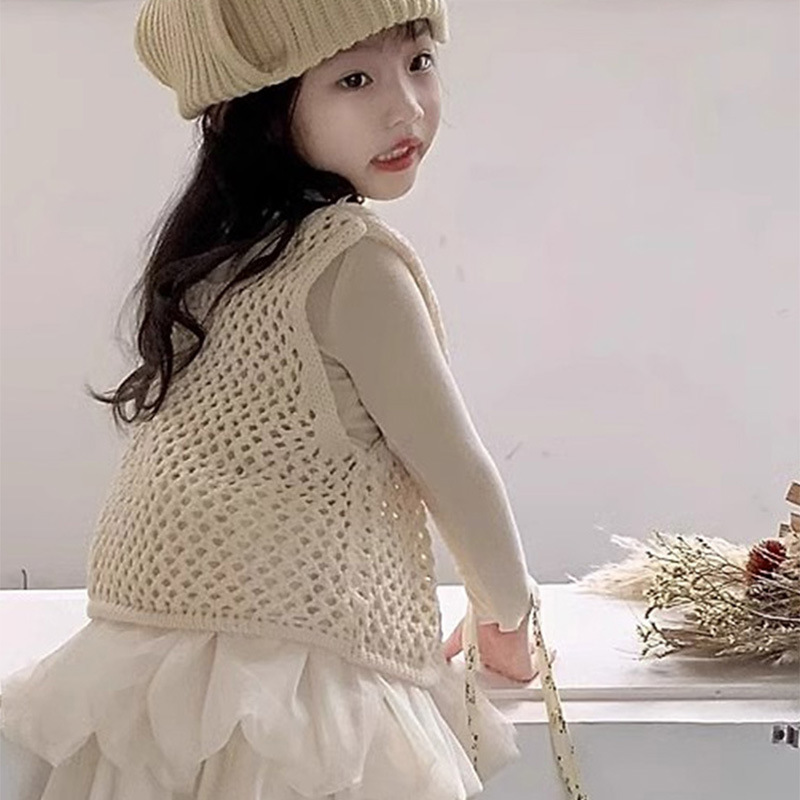 Girls' Clothing 2025 Early Autumn Sleeveless Pure Color Cut Out Knitted Vest Baby Girl Fashionable Vest Versatile Style