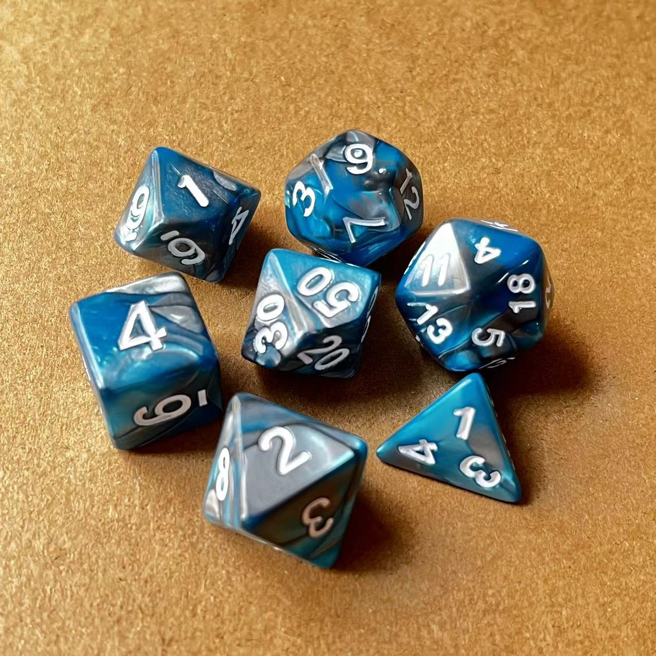 Picture of Two-Color Multi-Sided Dice 7-Piece Digital Dice Running Group Board Game Set Dnd Game Dice