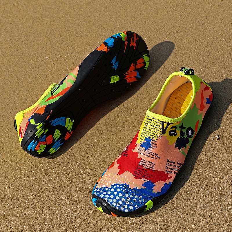 Explosions cross-border outdoor wading shoes couples swimming shoes dating shoes beach shoes yoga shoes skin shoes a generation of hair