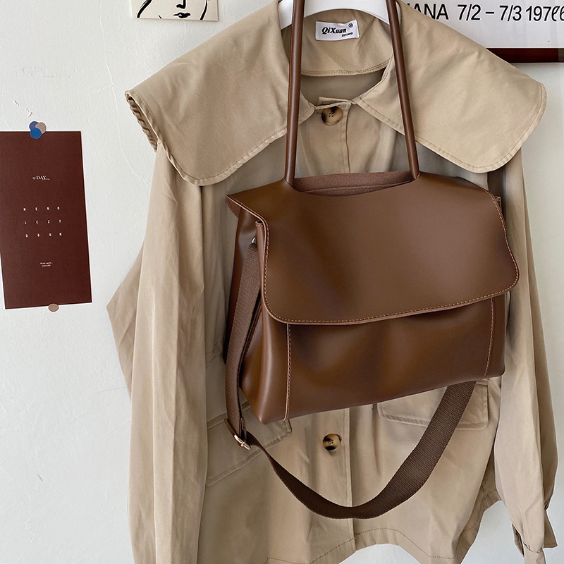 Large-Capacity Bag 2025 Autumn and Winter New Internet Celebrity Retro Briefcase Female Niche Design Single Shoulder Crossbody Large Bag Trendy
