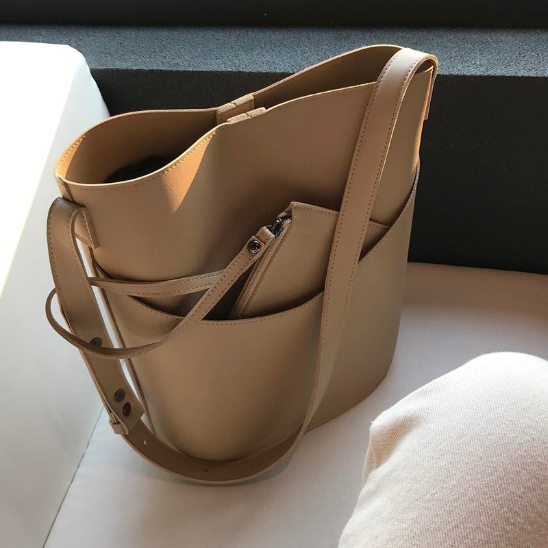 2020 new autumn and winter Korean official website with simple trend PU matte leather bag shoulder slung women's mother bag