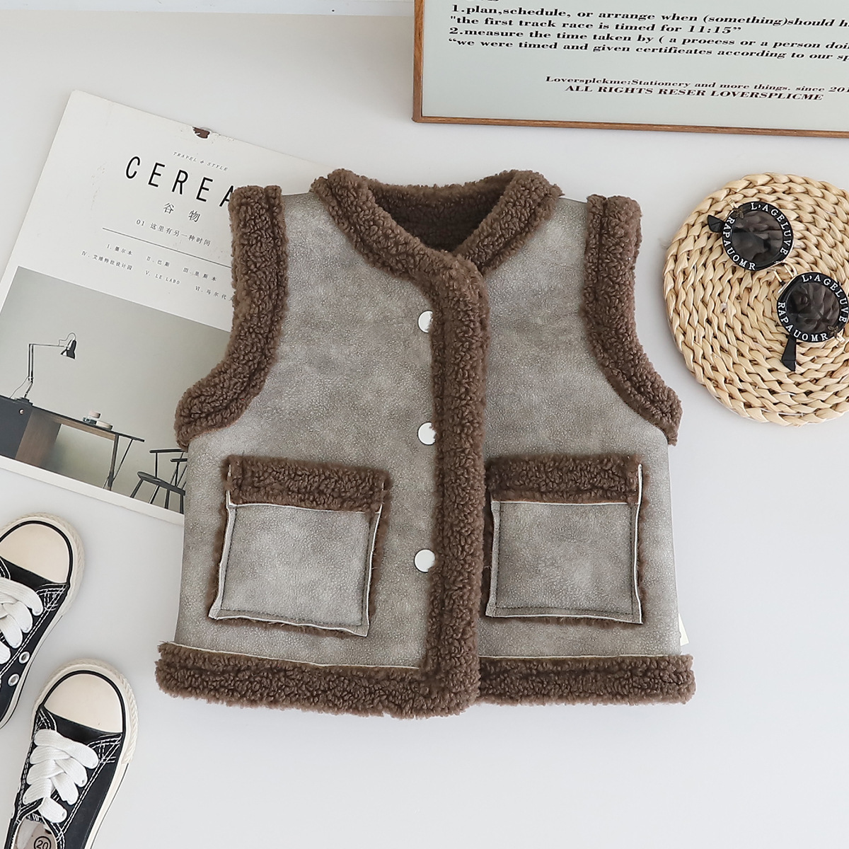 Picture of Winter waistcoat coat for boys and girls baby western style children's Korean style fleece-lined thickened fur one-piece warm clothes tide