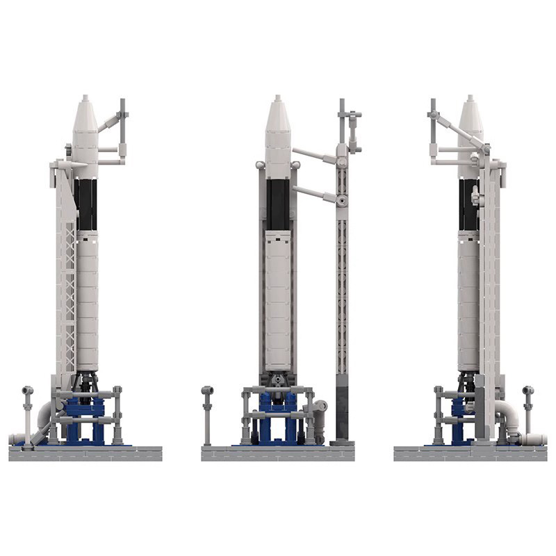 Picture of MOC Chinese-made assembled toy Falcon No. 1 launch vehicle SpaceX building blocks compatible with Lego model