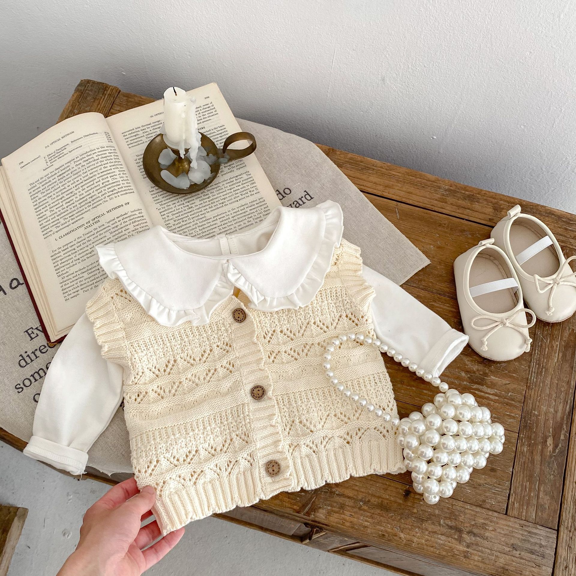 Picture of 2025 Autumn Internet Celebrity Infants and Young Kidsren, Male and Female Babies, Baita Crochet V Neck Knitted Cardigan Sweater Vest Jacket