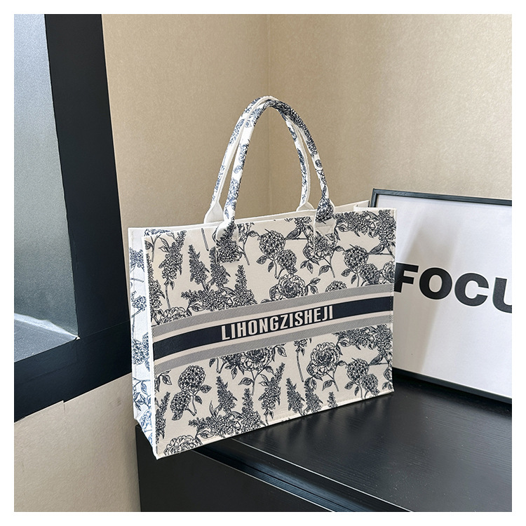 Picture of Douyin's Popular High-Looking Chinese Style Accessible Luxury Blue and White Porcelain Pattern Large-Capacity Work Clothing Durable Felt Gift Handbag