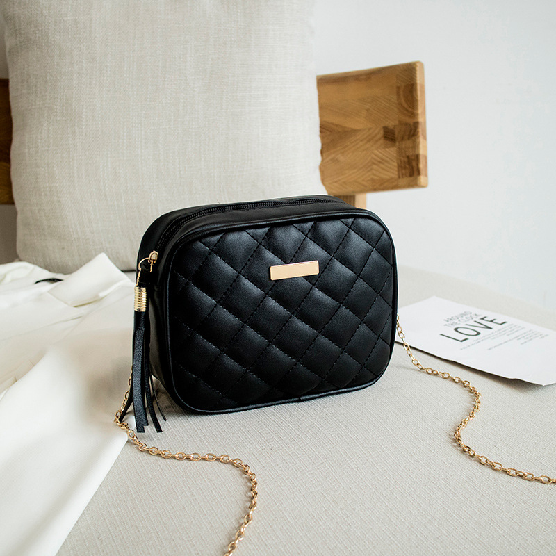 Picture of Foreign trade rhombus zipper women's bag 2023 spring and summer new fashion chain shoulder slung small square bag women's bag wholesale