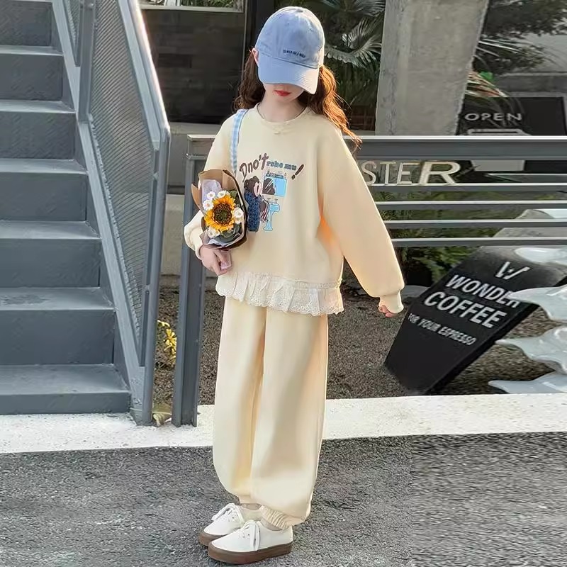 Picture of Girls Sweatshirt Sports Suit Spring and Autum 2025 New Medium and Large Children's Spring Clothing Western-Style Casual Pants Two-Piece Set