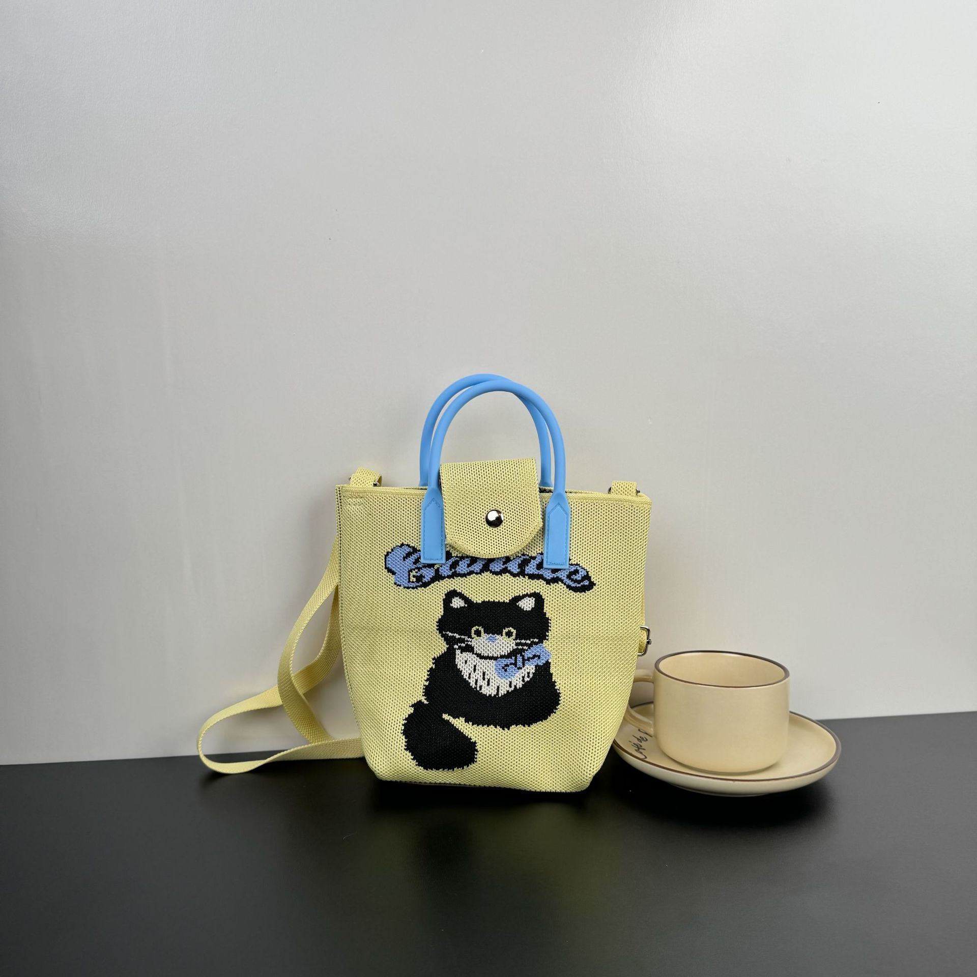Picture of Advanced Sense Ins Mobile Phone Bag New Cartoon Knitted Bag Niche All-match Crossbody Handbag Korean Coin Purse Bag