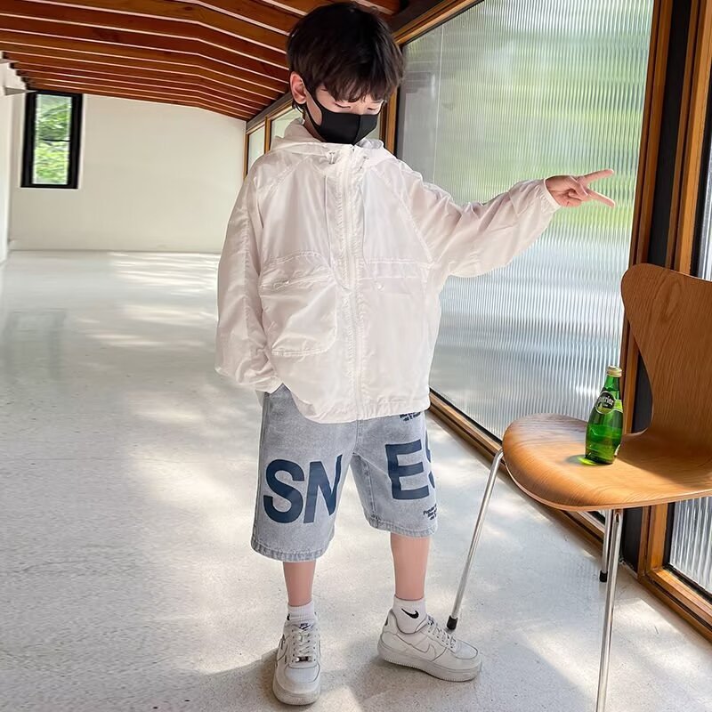 Picture of 2024 Spring and Summer New Boys' Sun Protection Clothing Cardigan Hooded Thin Jacket Anti-Uv Sun Protection Clothing for Middle and Large Children