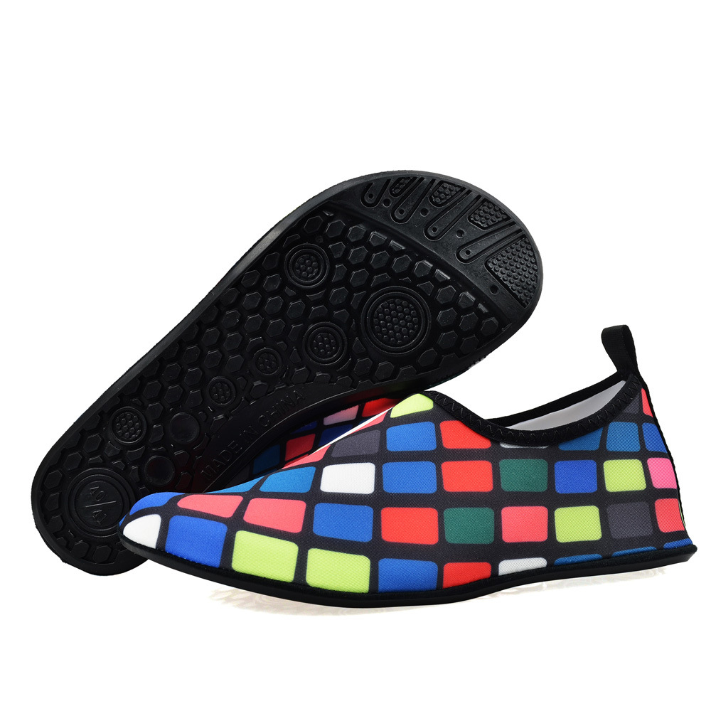 Wholesale New Summer Men's and Women's Beach Shoes Seaside Diving Rowing Shoes Indoor Running Yoga Shoes in Stock