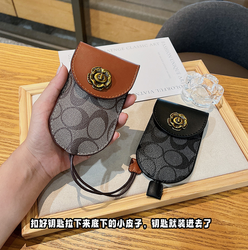 Picture of Vintage Camellia Multi-function Pull-out Car Key Bag Universal Men's and Women's Car Key Protective Cover Storage Bag