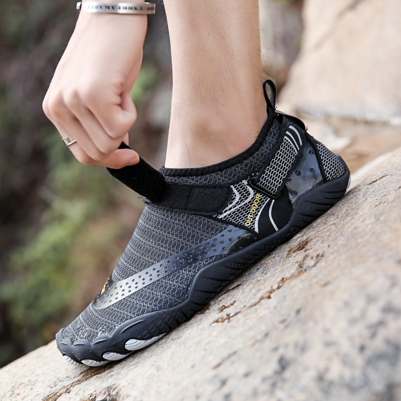 Picture of Outdoor Sports Tracing Shoes Five Fingers Beach Wading Shoes Men's and Women's Large Size Diving Snorkeling Shoes Breathable Hiking Shoes