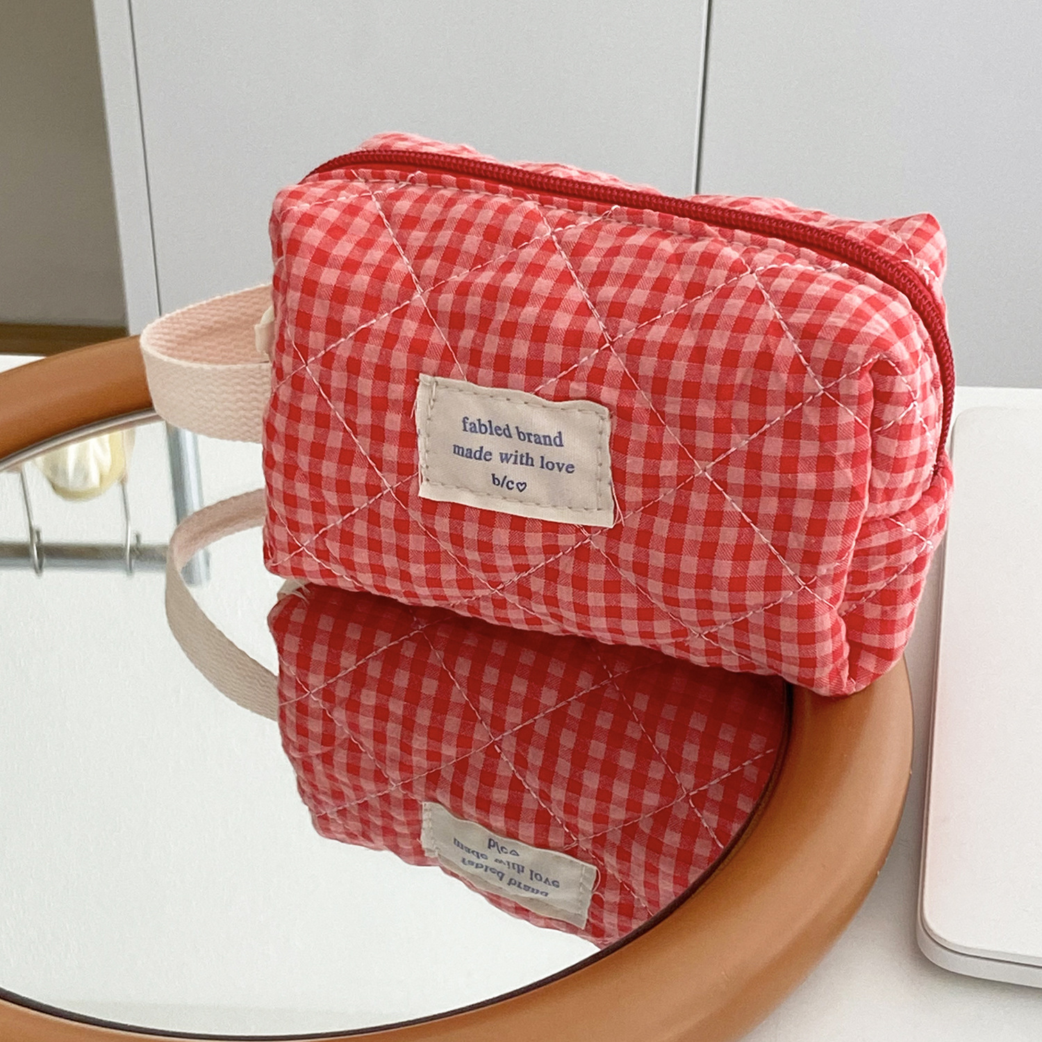 Picture of Redberry Plaid Cosmetic Bag, Simple, Large-Capacity and Good-Looking Student Cosmetics Storage Bag, Cotton Quilted Toiletry Bag