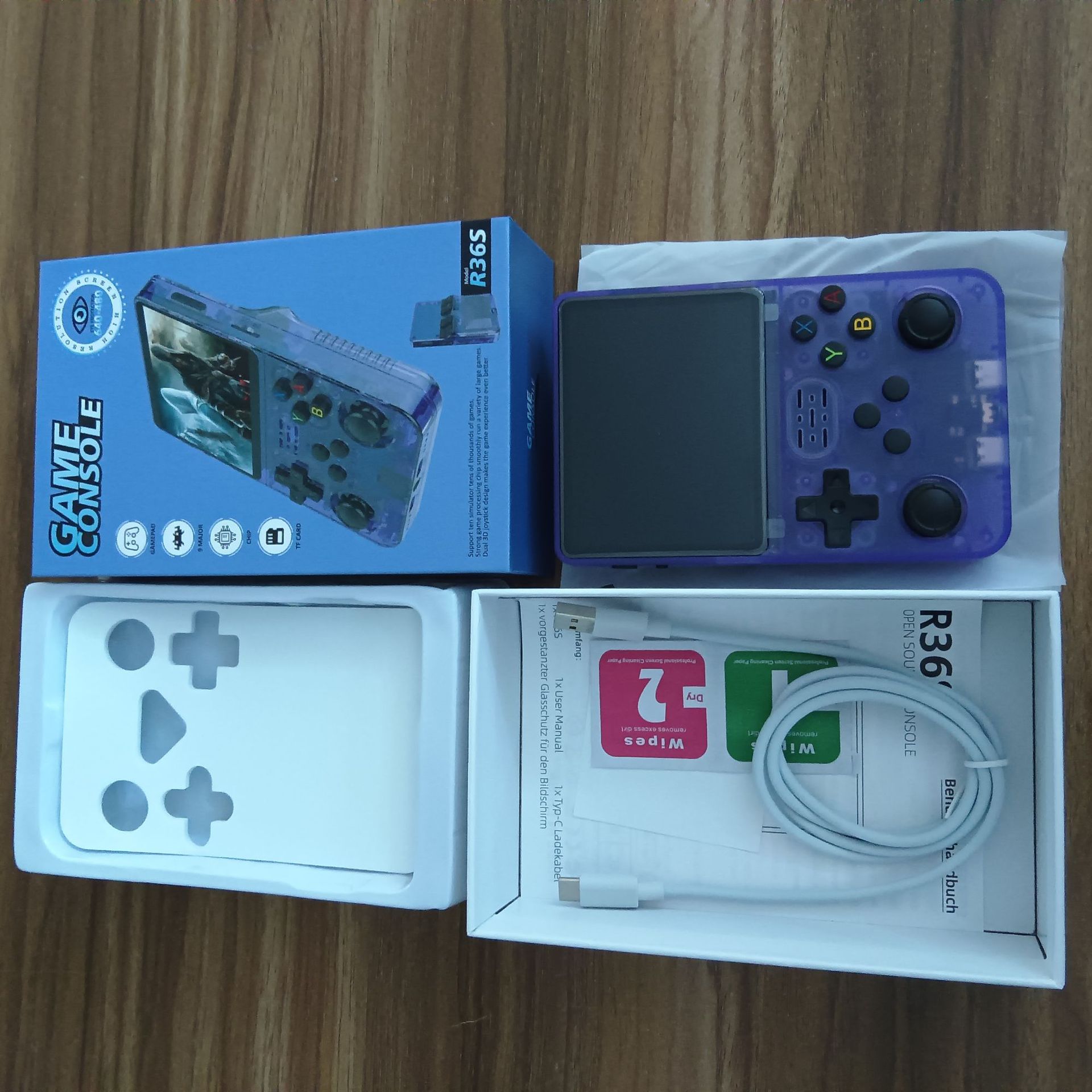 Picture of r36 handheld game machine nostalgic retro GBA arcade home classic all-in-one machine double double rocker open source system