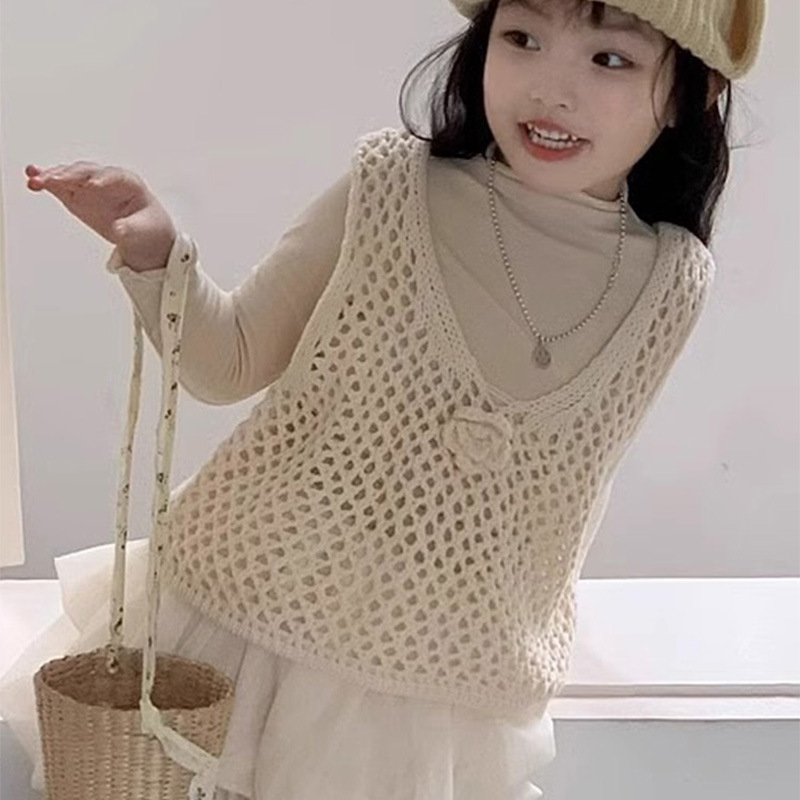 Picture of Girls' Clothing 2025 Early Autumn Sleeveless Pure Color Cut Out Knitted Vest Baby Girl Fashionable Vest Versatile Style