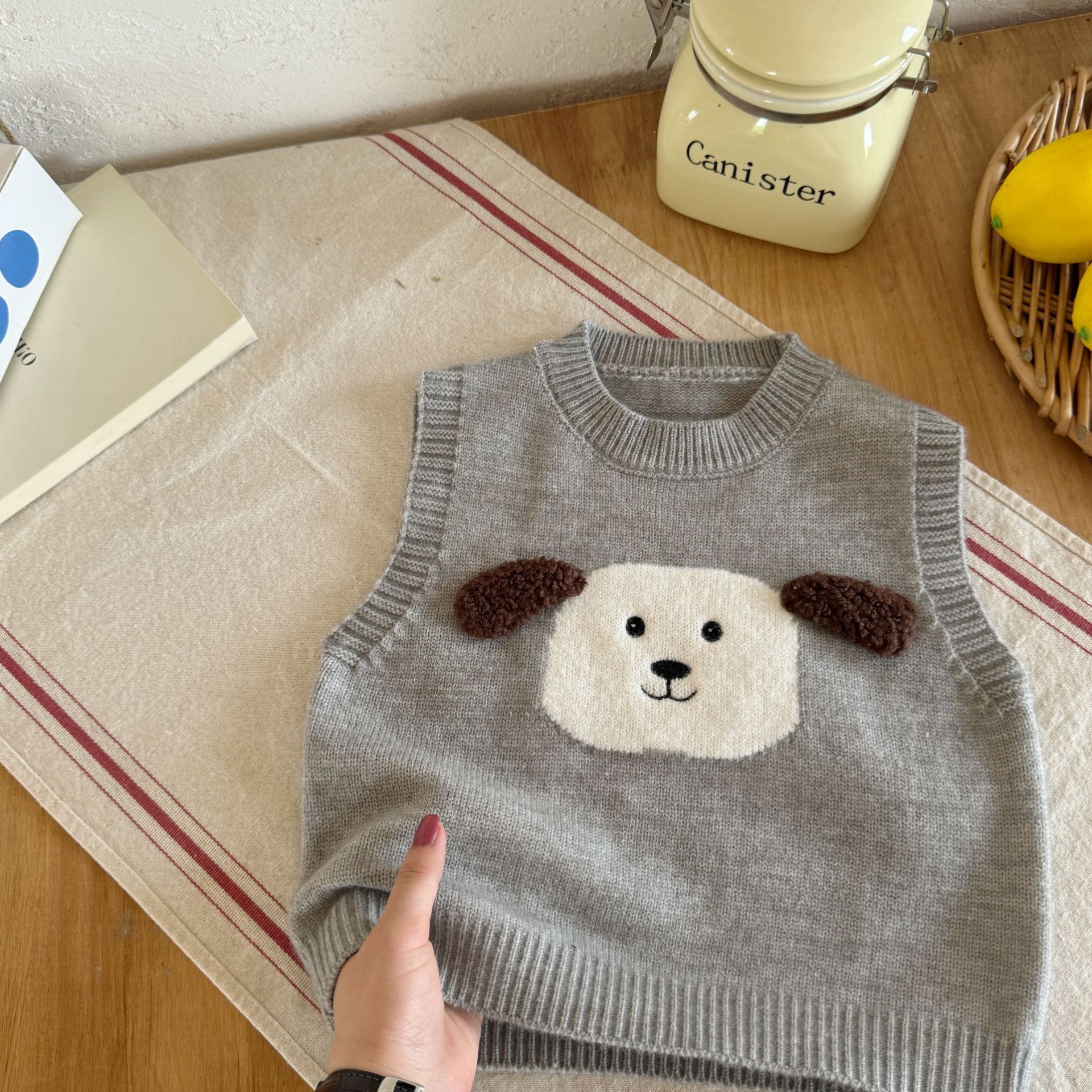 Picture of 2024 New Autumn and Winter New Children's Sweater Vest Turtleneck Round Neck Cartoon Men's and Women's Baby Simple Knitted