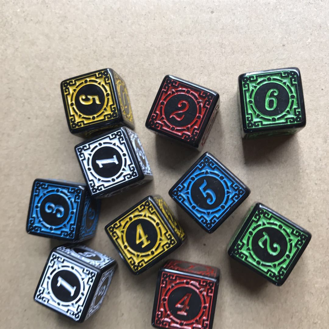 New pattern dice 6-sided digital personality color game chess accessories dice antique pattern running dice
