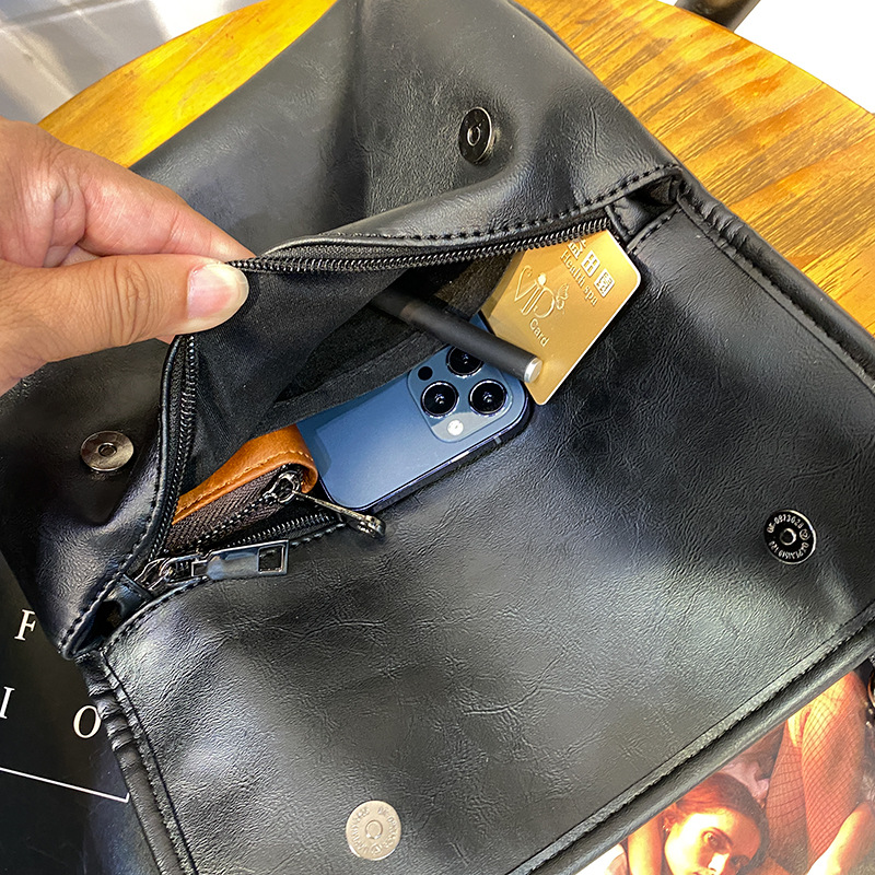 Picture of Fashionable Korean Style Men's Crossbody Bag Small Summer Chest Bag