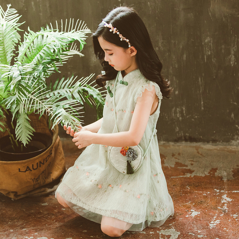 Picture of 2025 New Medium and Large Kidsren's Lace Cheongsam Girls' Dress Chinese Style Princess Dress Kidsren's Bag Cheongsam Suit