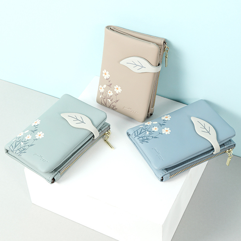 Picture of Women's short wallet wholesale creative soft leather texture small wallet multi-card daisy printed 2-fold coin purse